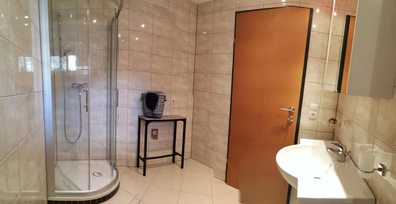Ferienhaus Adela 施伦斯 外观 照片